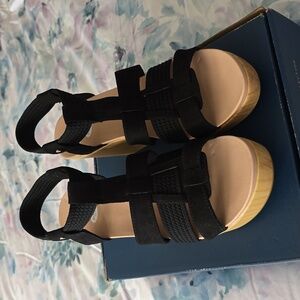 New Women's Black Dr. Scholl's Sandals. Size 8.5 medium.